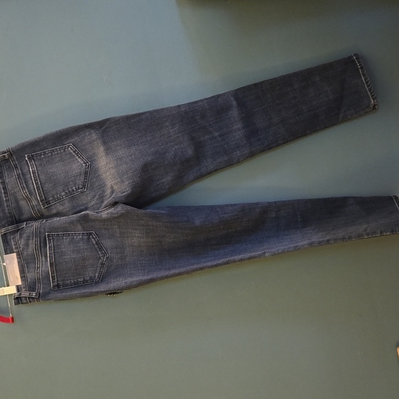 Chicos slimming girlfriend Jean sequin flowers on leg OR - Picture 6 of 6